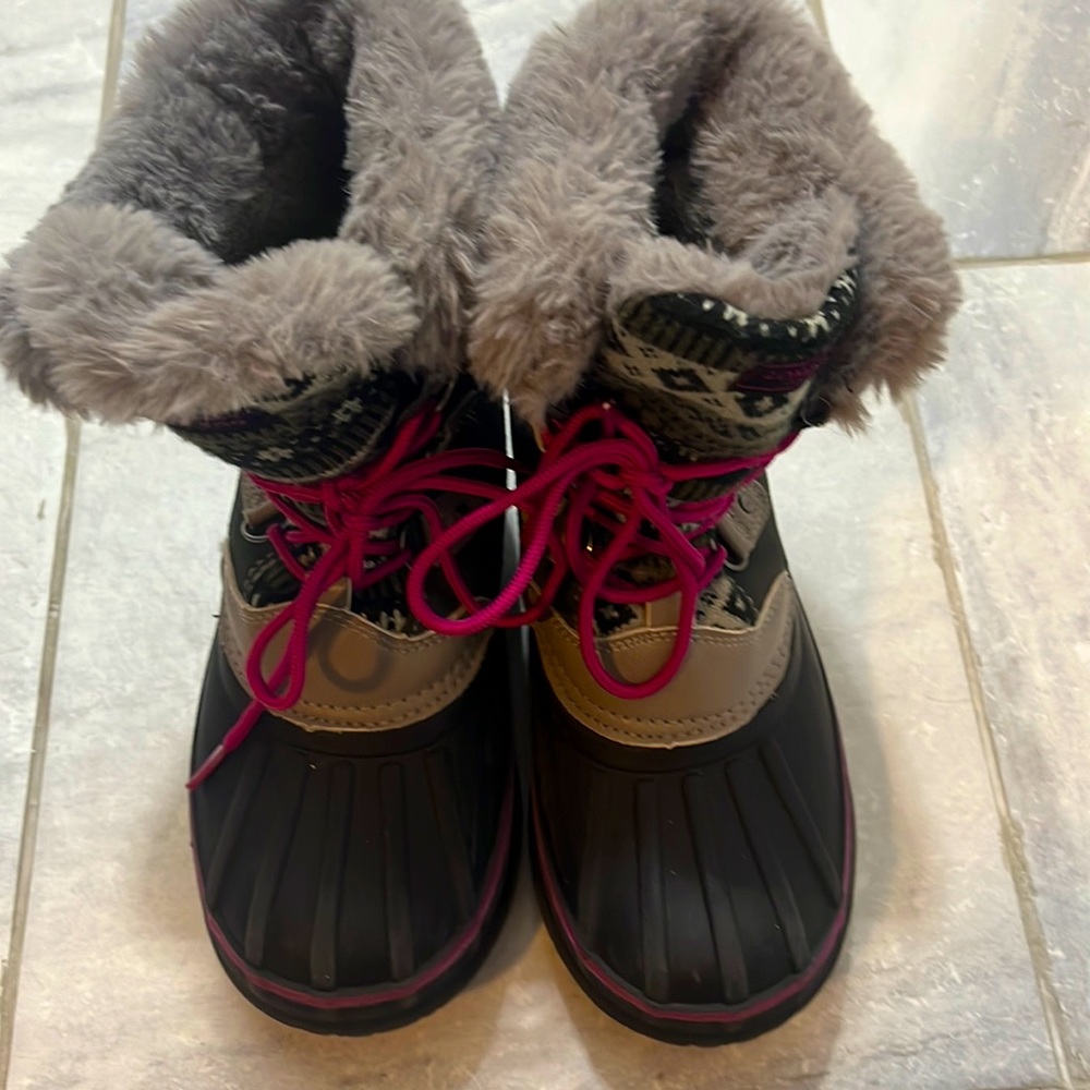 London Fog Boots, girls size 4.